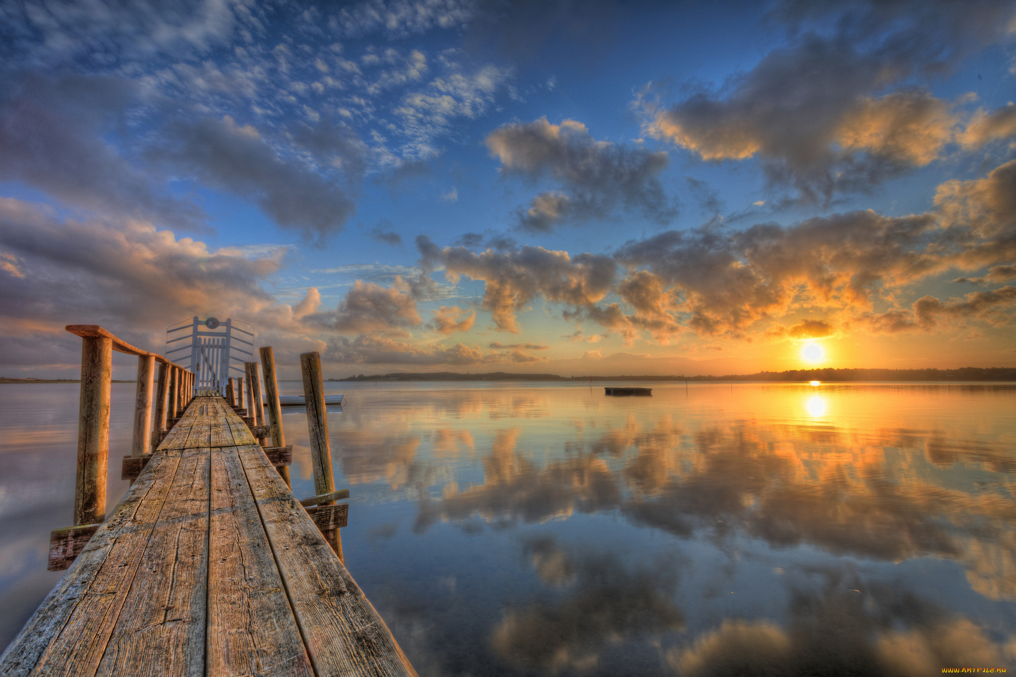 Morning over. Пейзаж HDR. HDR грести.